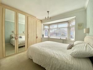 Bed 2 (Ground Floor)- click for photo gallery